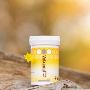 Vetramil Paw wax 2025 sfeer productfoto scaled e1739192520956 3200x3200